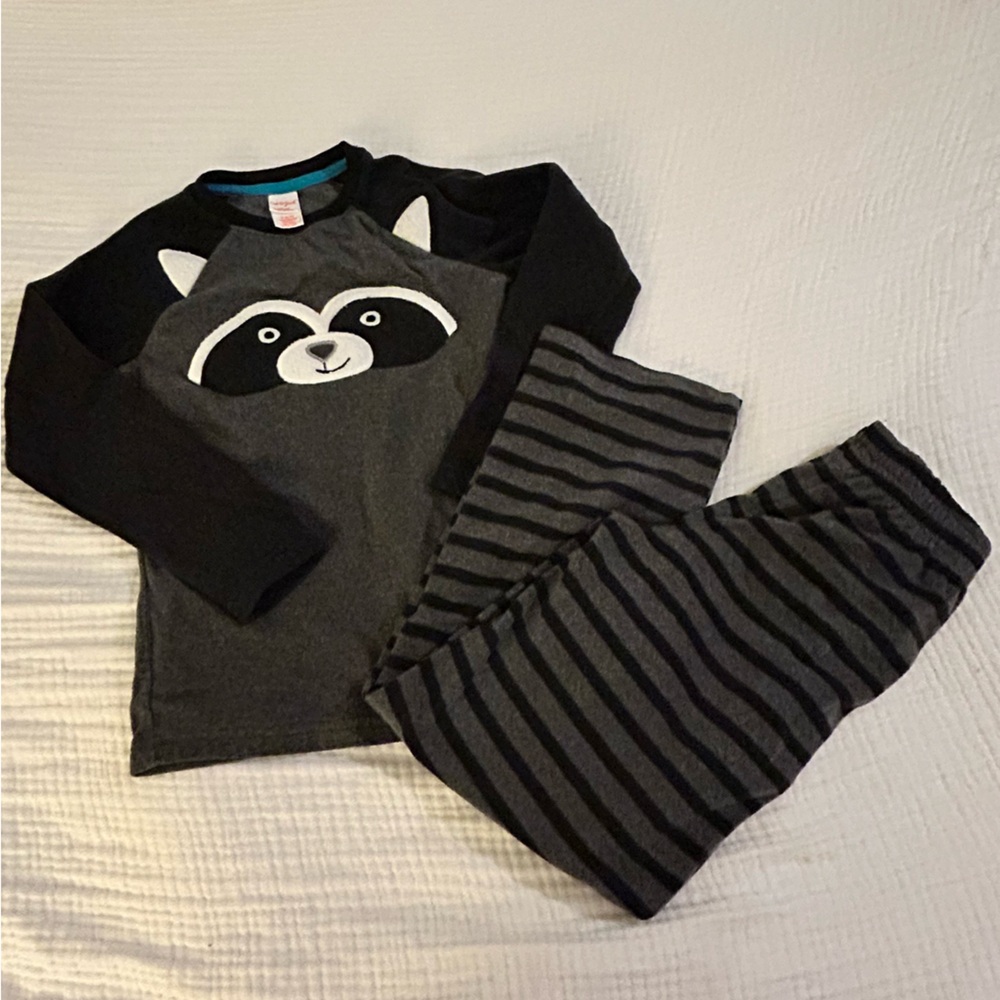 Cat & Jack Fleece long sleeves 2 pc Raccoon size M (8-10) pajamas sleepwear set